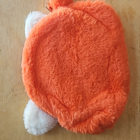 TURNING RED COSMETIC CASE - Picture 5 of 12